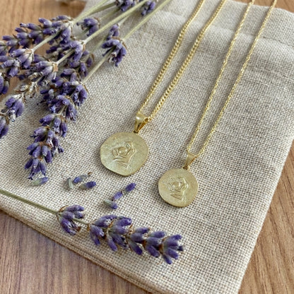 Stellar Signs Aquarius Necklace - Solid Gold Zodiac Pendant
